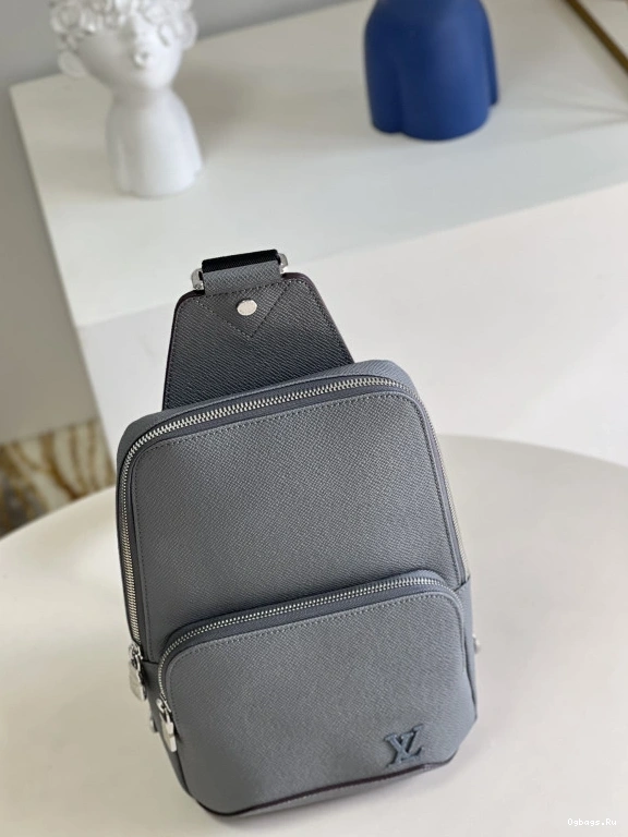 AVENUE VUITTON LOUIS BAG SLING 0328